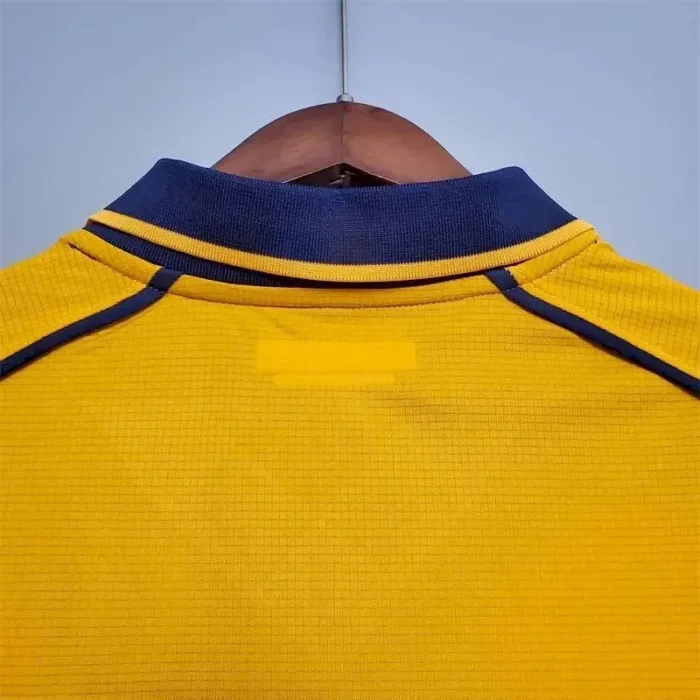 Liverpool 2000/01 Away Retro Jersey