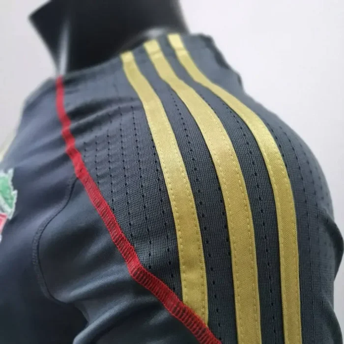 Liverpool 2009/10 Away Retro Jersey