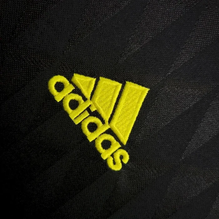 Liverpool 2010/11 Third Retro Jersey