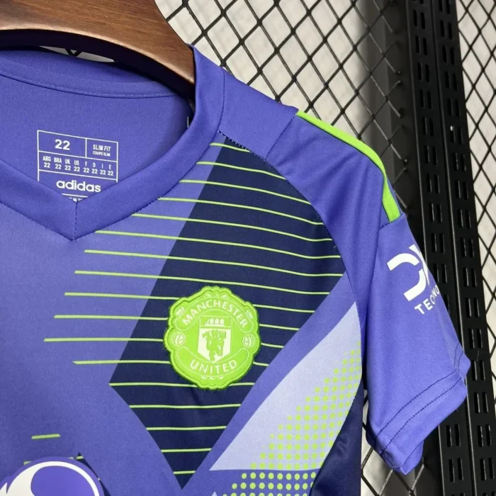 Manchester United 2024/25 Goalkeeper Kids Kit
