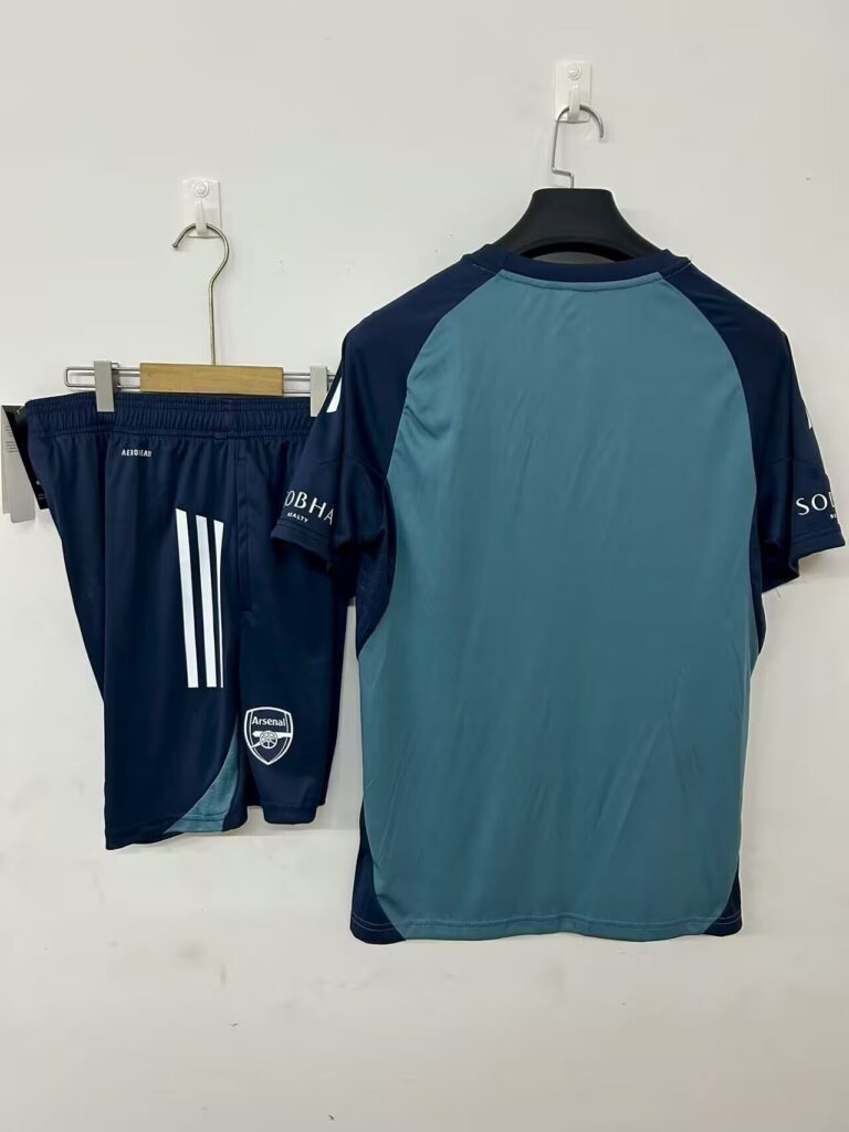 Mens Arsenal 2025/26 navy blue Training Jersey