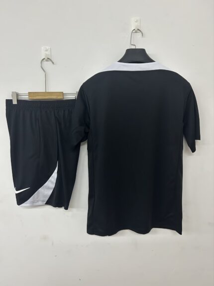 Mens Chelsea 2025/26 black Training Jersey