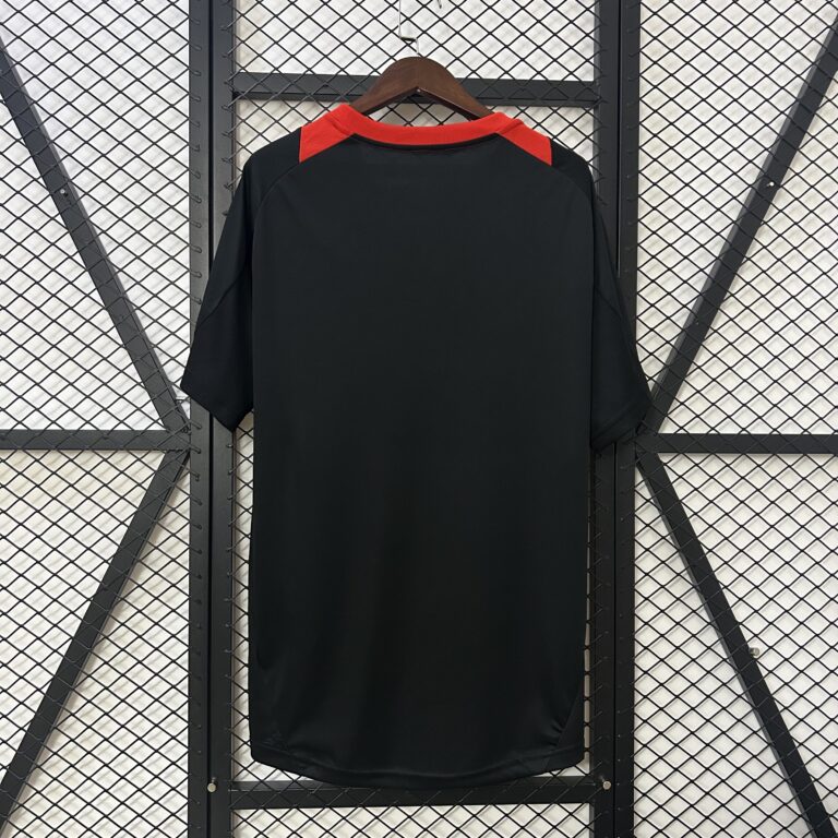 Mens Internacional 2025/26 Black and red Training Jersey