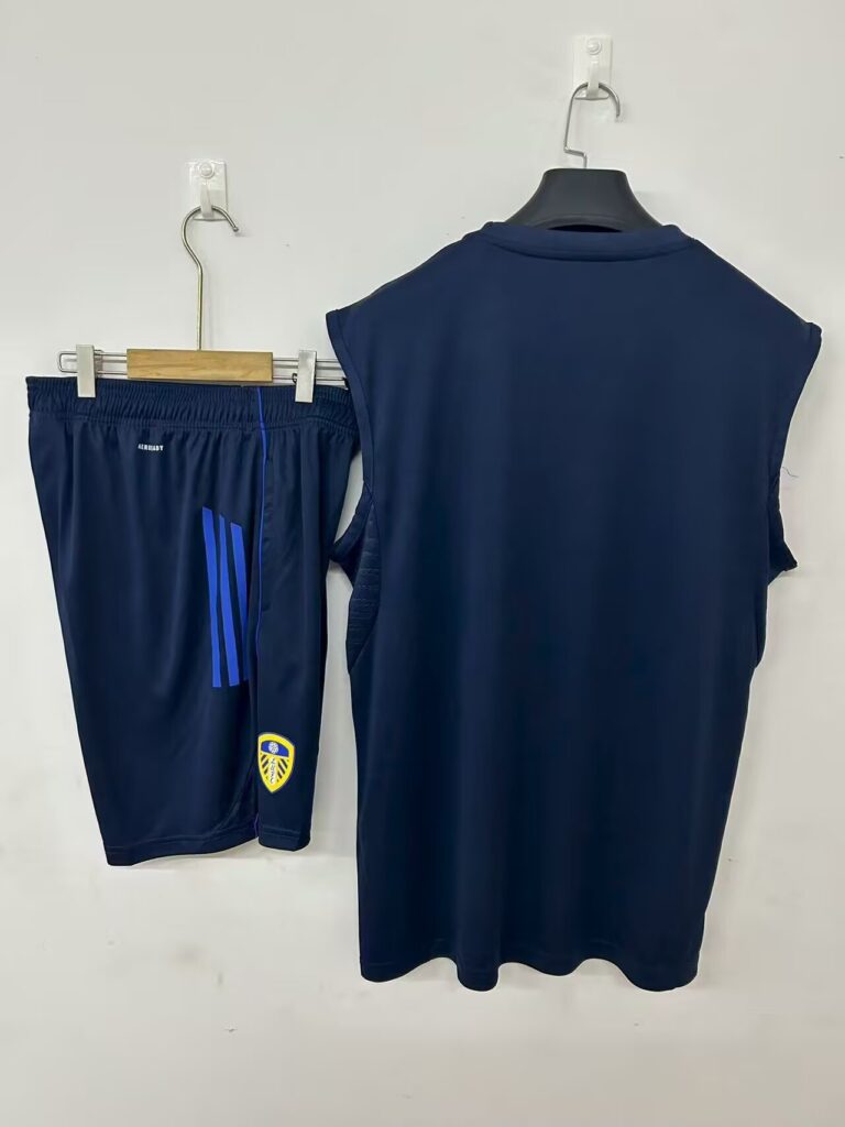 Mens Leeds United F.C. 2025/26 royal blue Training Vest