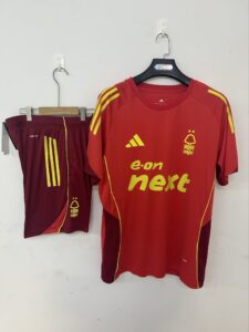 Mens Nottingham Forest 2025/26 red Training Jersey