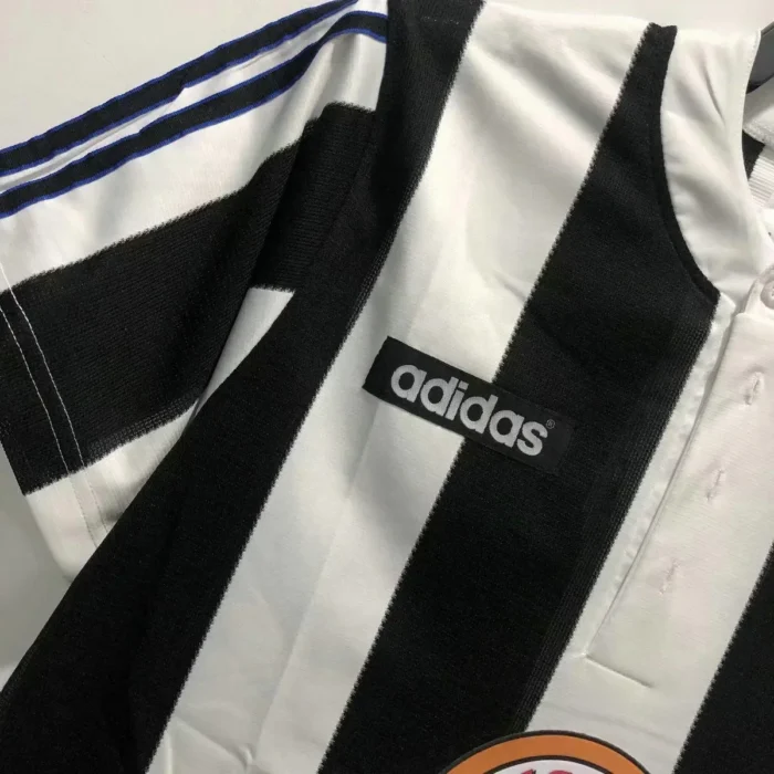 Newcastle United 1995/97 Home Retro Jersey