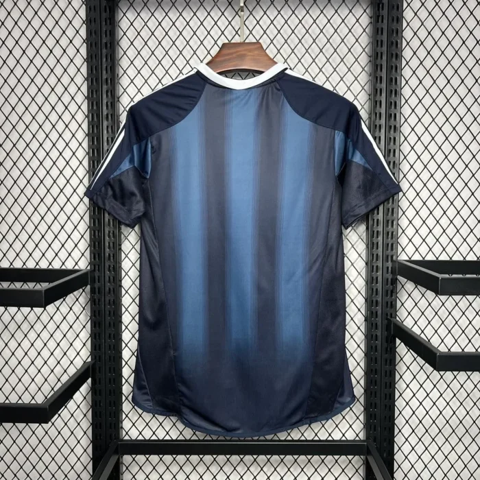 Newcastle United 2004/06 Away Retro Jersey