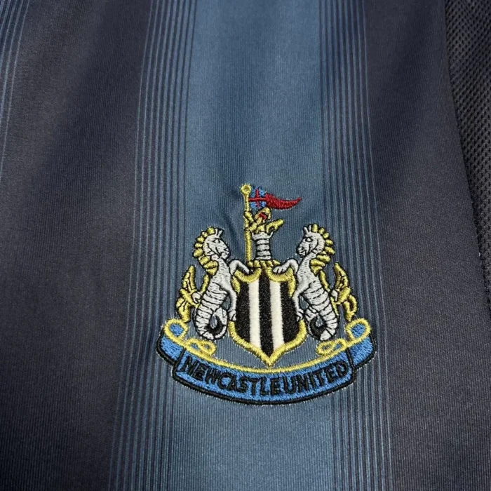 Newcastle United 2004/06 Away Retro Jersey