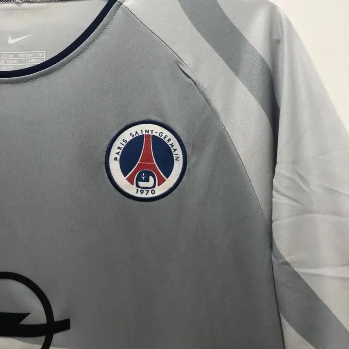Paris Saint-Germain 2001-2002 Away Retro Jersey