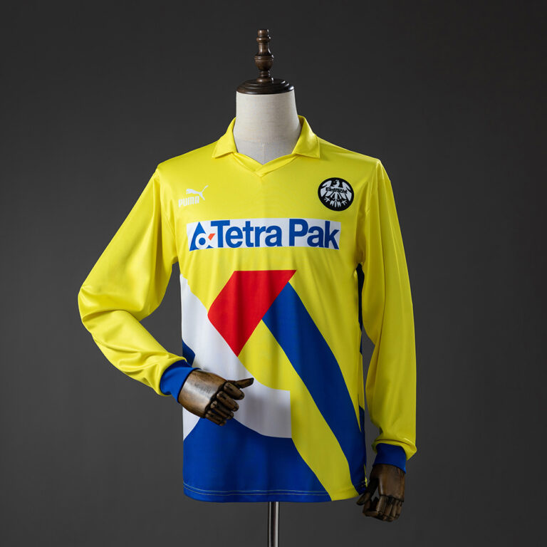 Retro Eintracht Frankfurt 1993/96 Away Long Sleeve Jersey