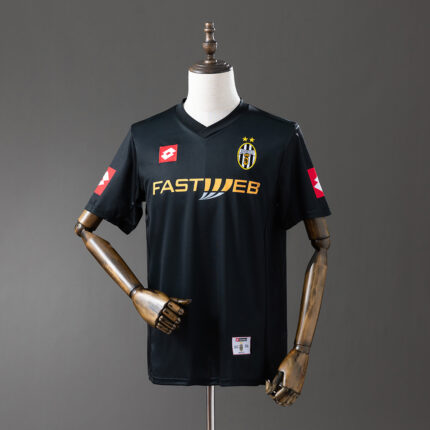 Retro Juventus 2001/02 Away Jersey