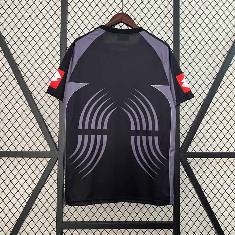 Retro Juventus 2001/02 Goalkeeper black Jersey