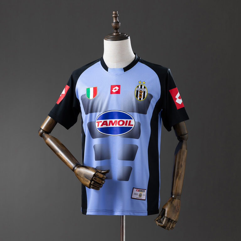 Retro Juventus 2002/03 Goalkeeper Jersey