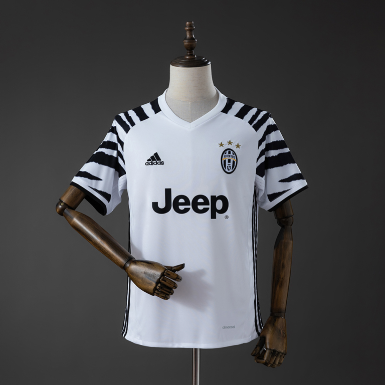 Retro Juventus 2016/17 Home Jersey