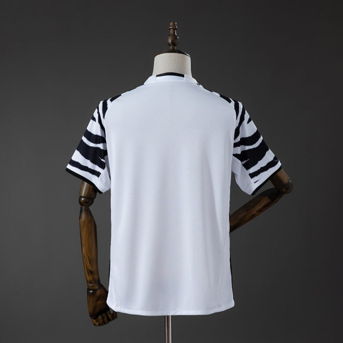 Retro Juventus 2016/17 Home Jersey