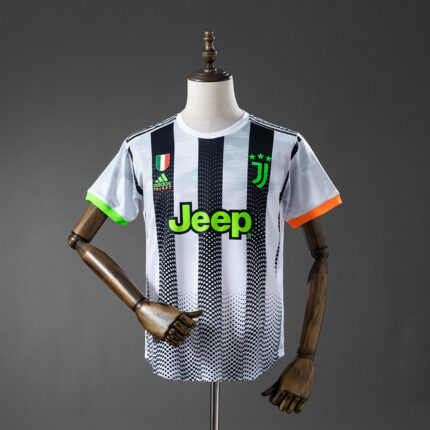 Retro Juventus 2019/20 Fourth Jersey