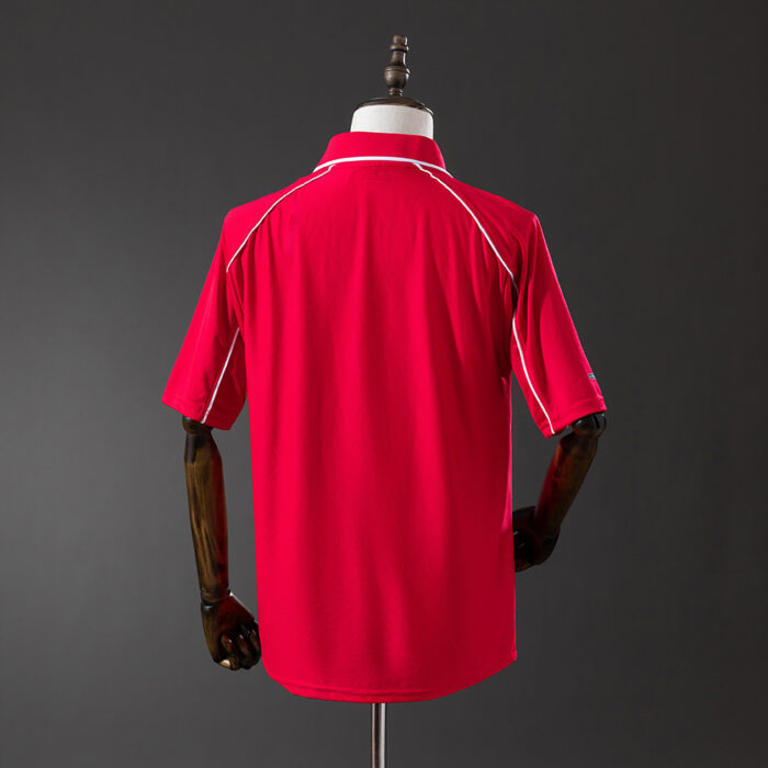 Retro Liverpool 2000/01 Home Jersey