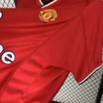 Retro Manchester United 2000/02 Home Jersey