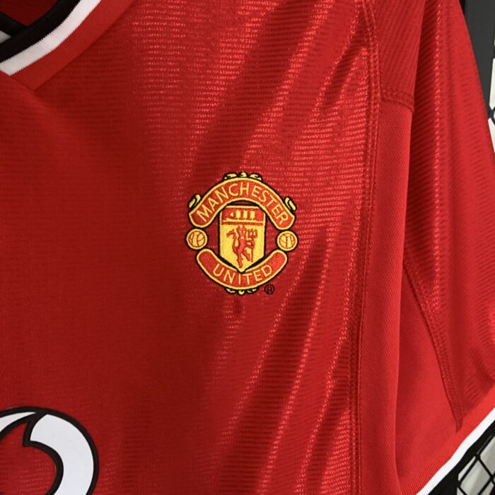 Retro Manchester United 2000/02 Home Jersey