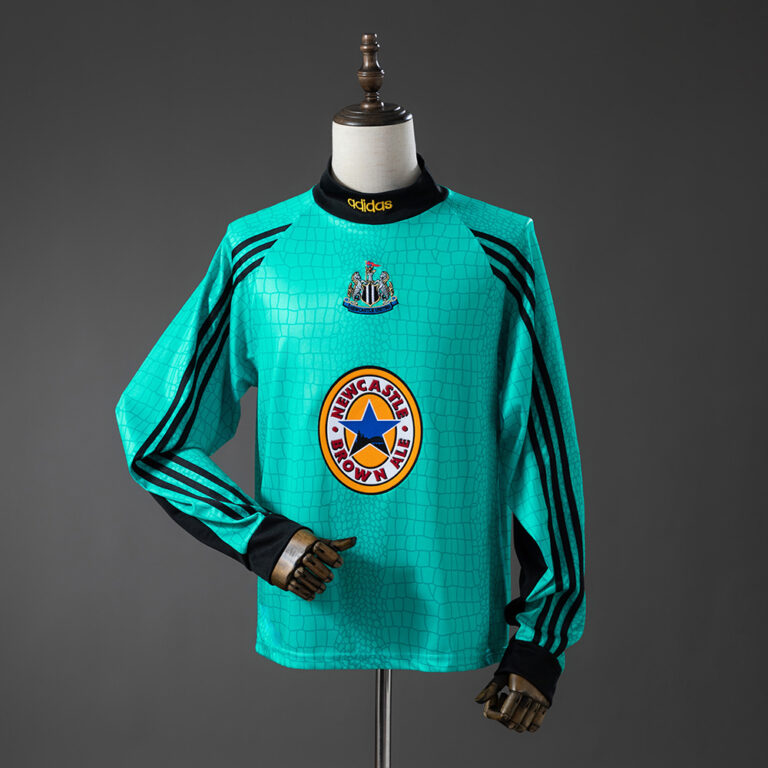 Retro Newcastle United 1997/98 Long Sleeve Jersey