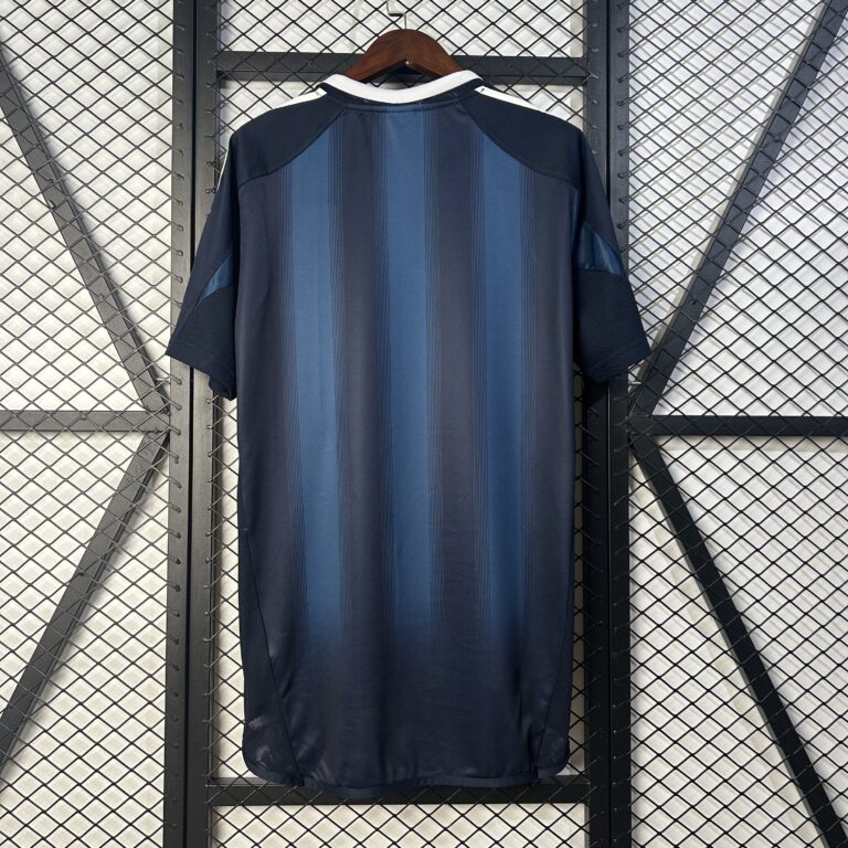 Retro Newcastle United 2005/06 Away Jersey