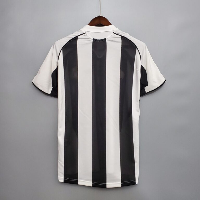 Retro Newcastle United 2005/06 Home Jersey