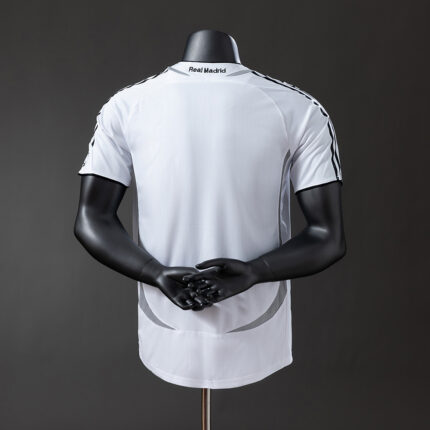 Retro Real Madrid 2006/07 Home Jersey Player Version