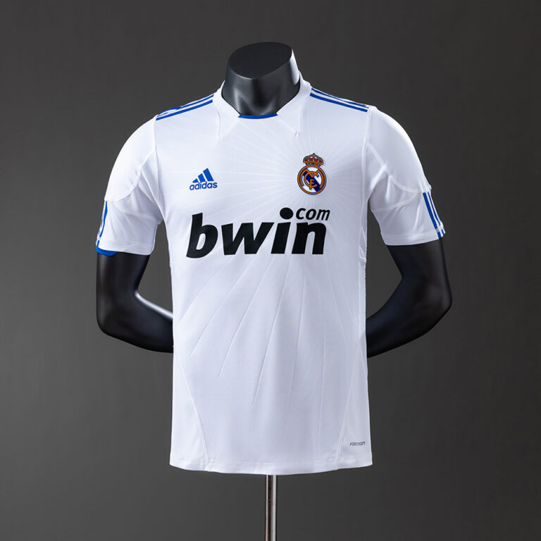 Retro Real Madrid 2010/11 Home Jersey Player Version