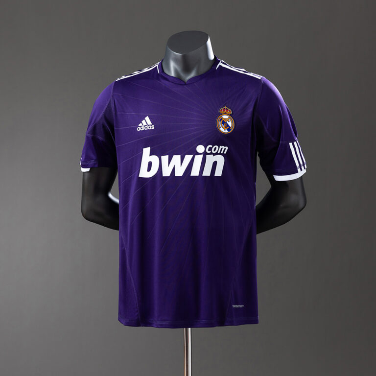 Retro Real Madrid 2010/11 Third Jersey Player Version