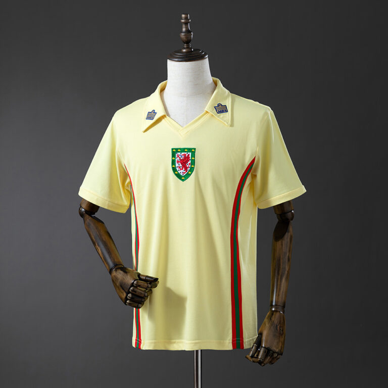 Retro Wales 1976 Away Jersey