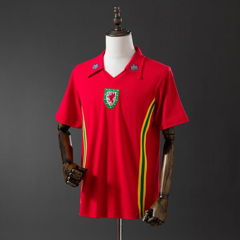 Retro Wales 1976 Home Jersey